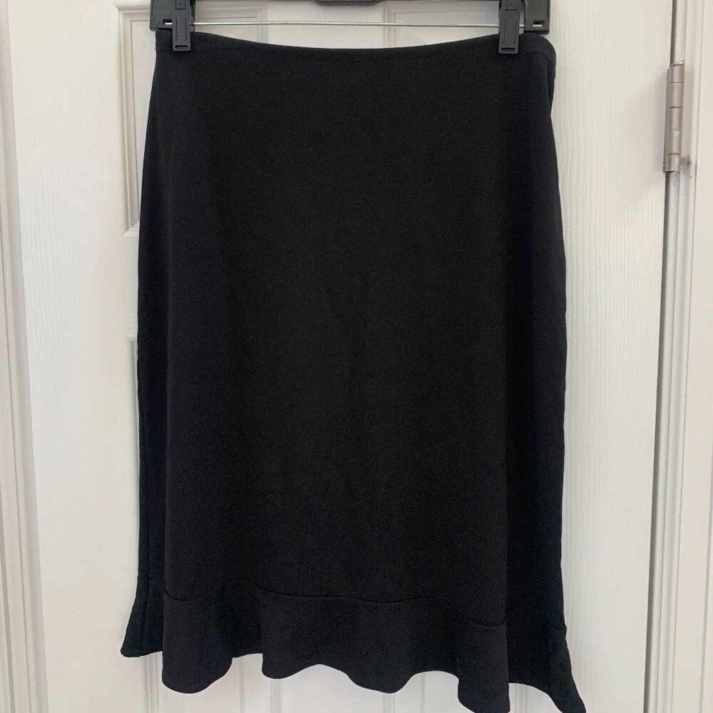 Sutton Studio Black Pull-on Skirt with flouncy ruffle - size small